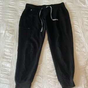 Black figs scrub bottoms